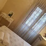 Nyaraló Crismi House *